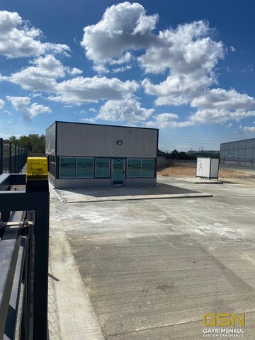 19-DİLOVASI TEPECİK’TE GENİŞ AÇIK ALANLI YENİ DEPO